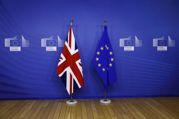 Reunión entre la Primera Ministra del Reino Unido Theresa May —  Fotos de Stock