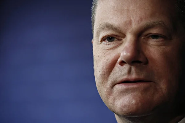 Almanya maliye bakanı Olaf Scholz, Brüksel