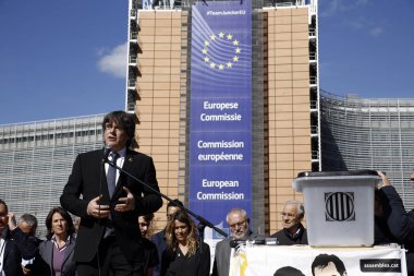 Carles Puigdemont destek protestosu katıldı membe tutuklandı