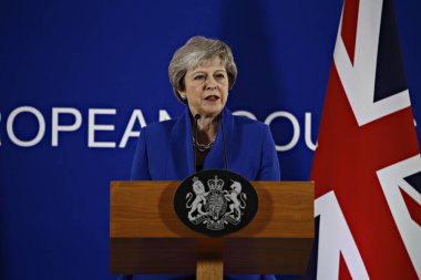 İngiltere Başbakanı Theresa May basın toplantısında konuştu