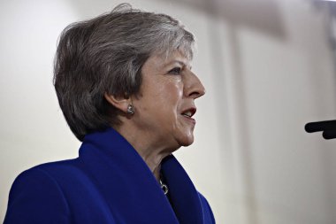 İngiltere Başbakanı Theresa May basın toplantısında konuştu