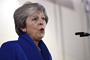 İngiltere Başbakanı Theresa May basın toplantısında konuştu