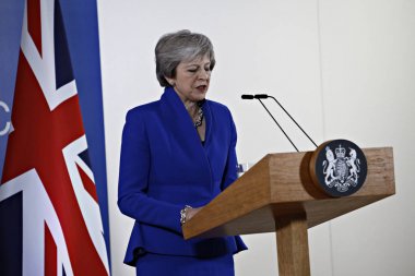 İngiltere Başbakanı Theresa May basın toplantısında konuştu