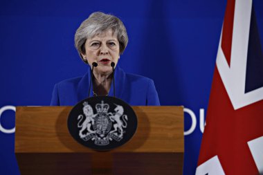 İngiltere Başbakanı Theresa May basın toplantısında konuştu