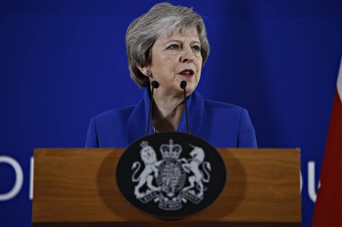 İngiltere Başbakanı Theresa May basın toplantısında konuştu