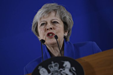 İngiltere Başbakanı Theresa May basın toplantısında konuştu