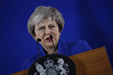İngiltere Başbakanı Theresa May basın toplantısında konuştu