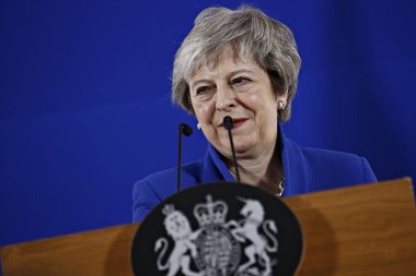 İngiltere Başbakanı Theresa May basın toplantısında konuştu