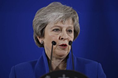 İngiltere Başbakanı Theresa May basın toplantısında konuştu