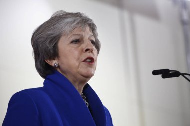  İngiltere Başbakanı Theresa May basın toplantısında konuştu