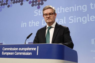 Basın toplantısı Komiserleri Mariya Gabriel ve Julian King, B