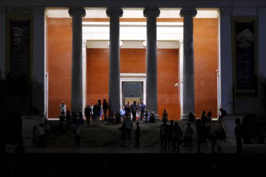 26 Ağustos 2018 tarihinde Yunanistan'daki Atina Ulusal Arkeoloji Müzesi'nin dış görünümü