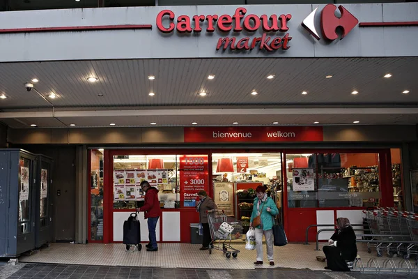 Belgien-Frankrike-ekonomi-finans-Carrefour — Stockfoto