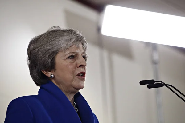 A primeira-ministra britânica Theresa May fala durante uma conferência de imprensa — Fotografia de Stock