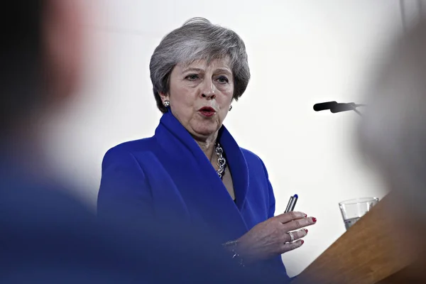 İngiltere Başbakanı Theresa May basın toplantısında konuştu — Stok fotoğraf