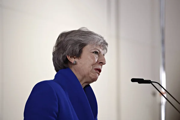 İngiltere Başbakanı Theresa May basın toplantısında konuştu — Stok fotoğraf