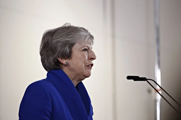 İngiltere Başbakanı Theresa May basın toplantısında konuştu — Stok fotoğraf