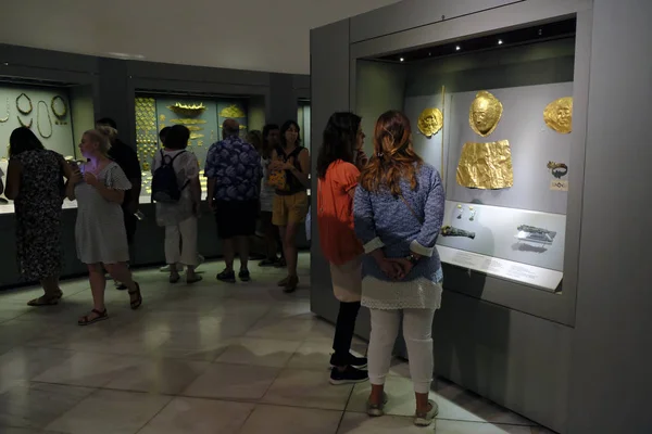 Visitantes Fazem Uma Visita Guiada Museu Arqueológico Nacional Durante Noite — Fotografia de Stock