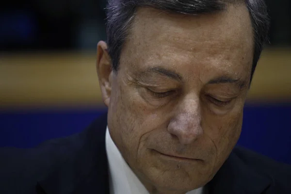 欧州中央銀行のマリオ・ドラギ総裁は、 — ストック写真