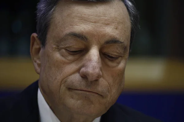 Präsident der Europäischen Zentralbank, Mario Draghi, hält eine Rede — Stockfoto