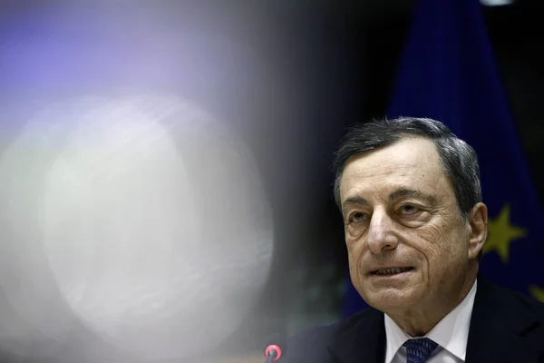 Präsident der Europäischen Zentralbank, Mario Draghi, hält eine Rede — Stockfoto