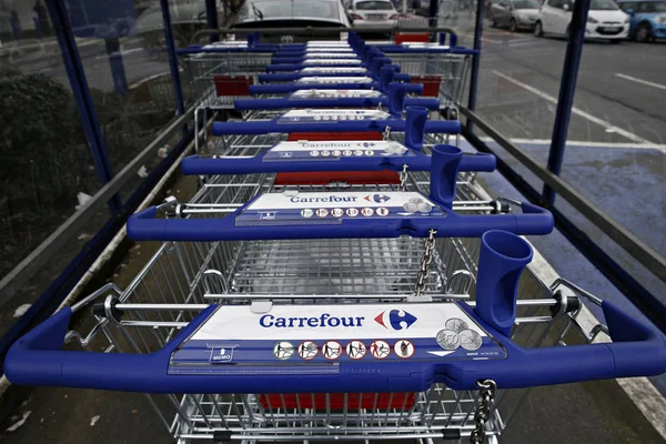 Belgien-Frankrike-ekonomi-finans-Carrefour — Stockfoto