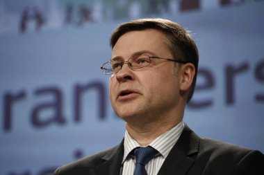 Ab Komiseri Valdis Dombrovskis, Brüksel'de basın toplantısı