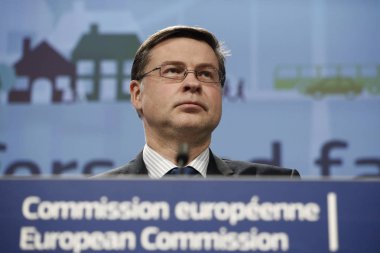 Ab Komiseri Valdis Dombrovskis, Brüksel'de basın toplantısı