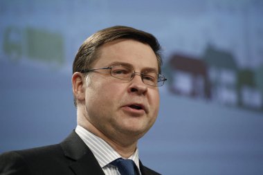 Ab Komiseri Valdis Dombrovskis, Brüksel'de basın toplantısı