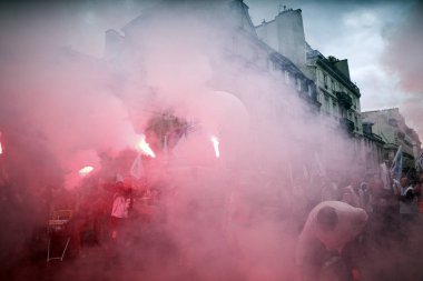 Paris'te demiryolu işçileri protesto