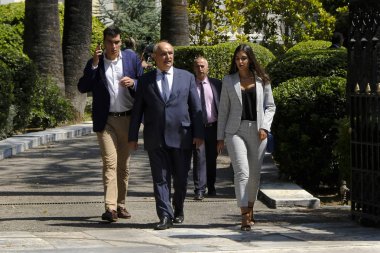 Dini Sorunlar Markos Bolaris Bakan Yardımcısı Atina Cumhurbaşkanlığı Sarayı'nda hükümetin yeni atanan üyelerinin bir yemin törenine katılmak için geldi, Yunanistan Ağustos 29, 201