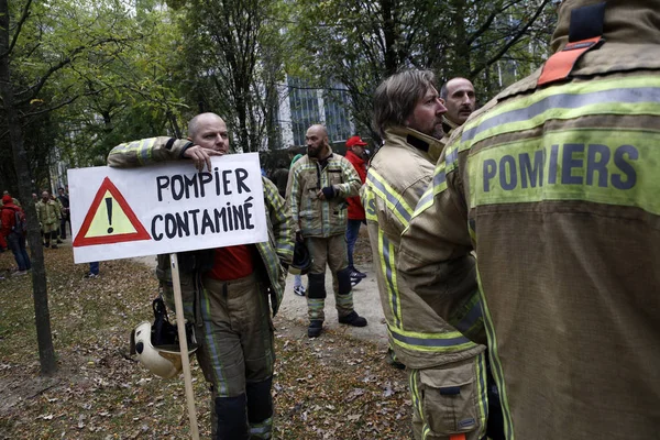 Пожежники і робітники з державного сектора на страйк. Брюсселі, — стокове фото