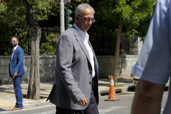 Milli Savunma Alternatif Bakanı Panagiotis Rigas Atina Cumhurbaşkanlığı Sarayı'nda hükümetin yeni atanan üyelerinin bir yemin törenine katılmak için geldi, Yunanistan Ağustos 29, 201