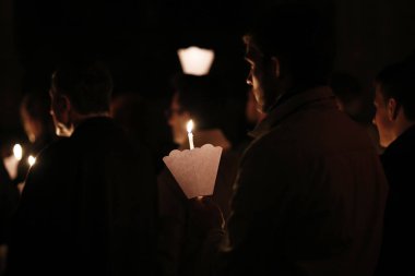 Paskalya ayini, Brüksel