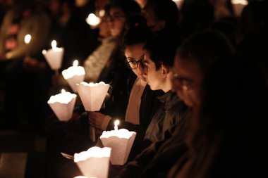 Paskalya ayini, Brüksel