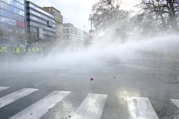 Brüksel'de Sarı Yelekler Protestosu