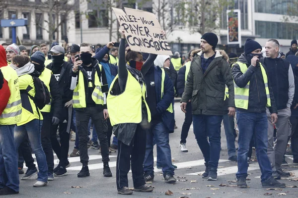 Τα κίτρινα γιλέκα διαμαρτύρονται στις Βρυξέλλες — Φωτογραφία Αρχείου