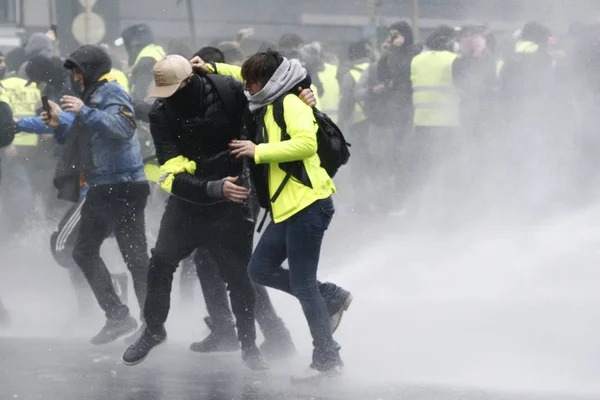 Gula västar protesterar i Bryssel — Stockfoto