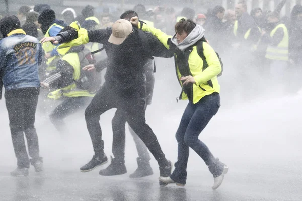 Brüksel'de Sarı Yelekler Protestosu