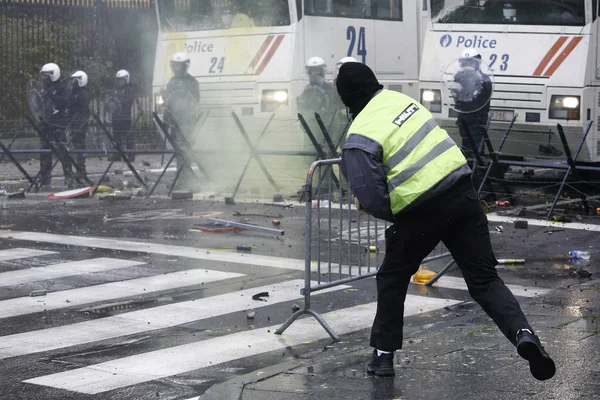 Brüksel'de Sarı Yelekler Protestosu