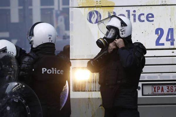 Brüksel'de Sarı Yelekler Protestosu