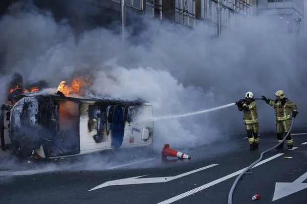 Τα κίτρινα γιλέκα διαμαρτύρονται στις Βρυξέλλες — Φωτογραφία Αρχείου