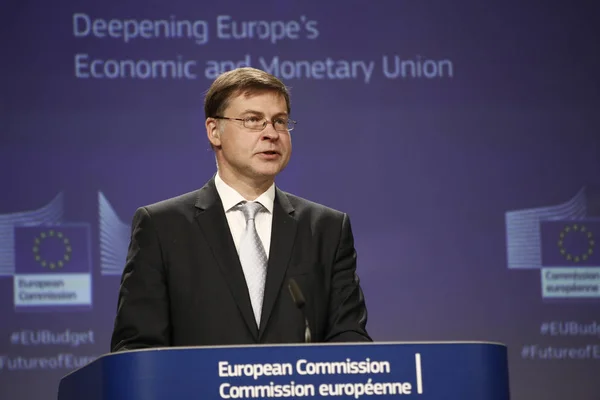 Conferencia de prensa sobre los programas de la Unión Económica y Monetaria , — Foto de Stock