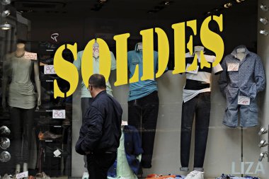 Rue Neuve, ana alışveriş caddesi, Brüksel 'de Shoppers, Temmuz tarihinde Belçika. 2, 2017 $