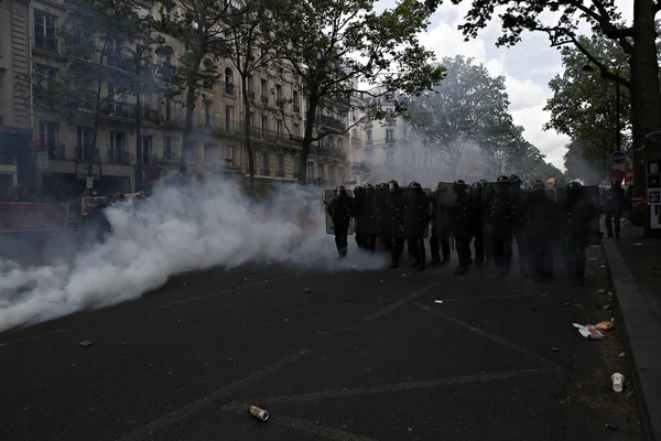 Manifestants Affrontés Avec Police Émeute Lors Une Manifestation Des Membres — Photo