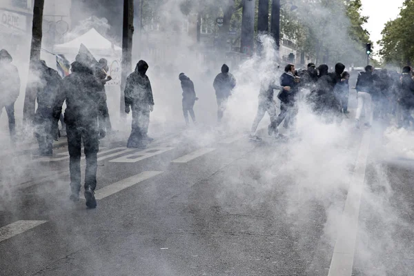 Manifestantes Enfrentaron Con Policía Antidisturbios Durante Una Manifestación Los Miembros — Foto de Stock