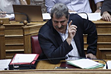 Tartışma ve Yunan parlamentosunun genel salonunda yaklaşan sağlık faturası oylama, 3 Ağustos 2017.