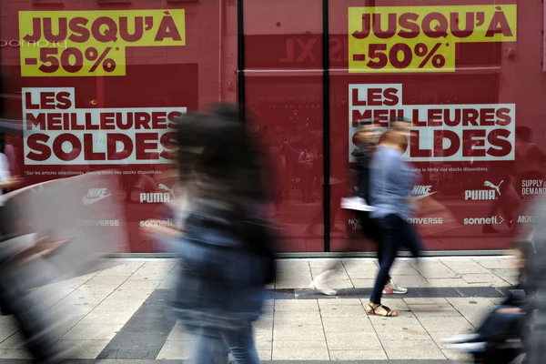 Nakupující Rue Neuve Hlavní Nákupní Ulici Bruselu Belgii Červenec 2017 — Stock fotografie