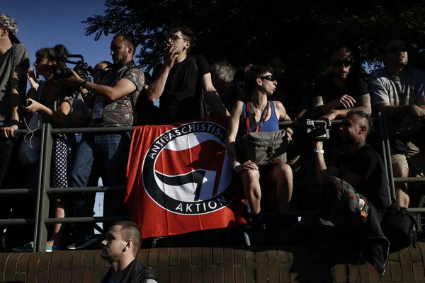 Tensão Entre Polícia Manifestantes Que Comparecem Protesto Contra Cúpula Hamburgo — Fotografia de Stock