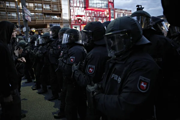 Spänningen Mellan Poliser Och Demonstranter Som Deltar Protest Mot Toppmötet — Stockfoto